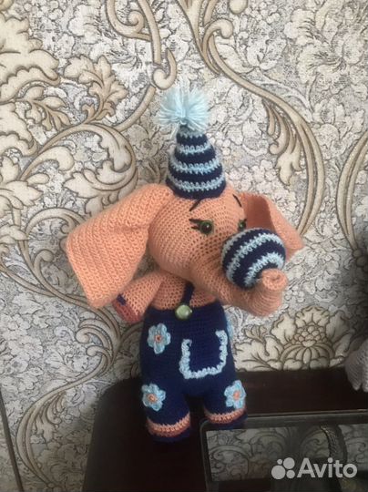 Игрушка ручной работы цирковой слон