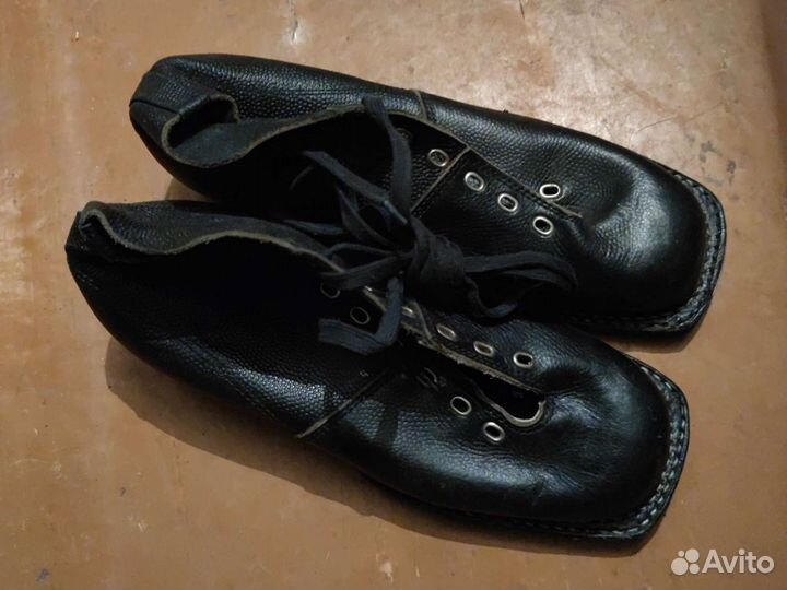 Ботинки лыжные