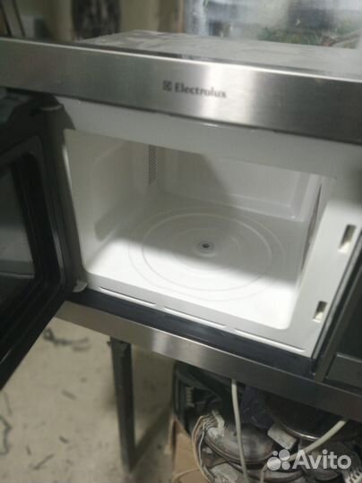 Микроволновая печь Electrolux. Гарантия 6 месяцев