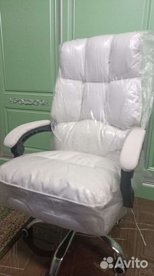 Офисное кресло 