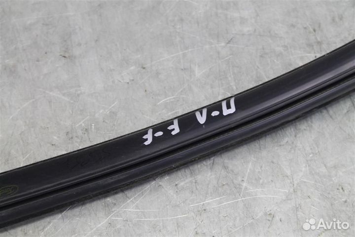 Уплотнитель стекла двери передней левой Ford Focu