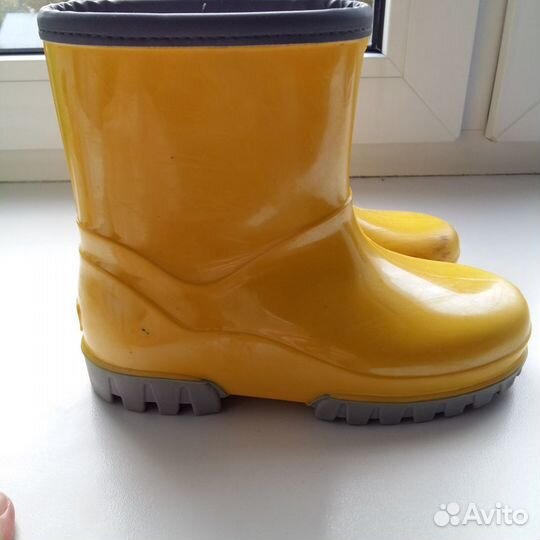 Продам резиновые сапоги