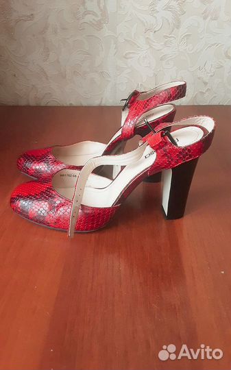 Босоножки RiaRosa