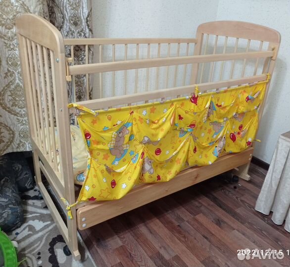 Детская кроватка с матрасом нижним ящиком