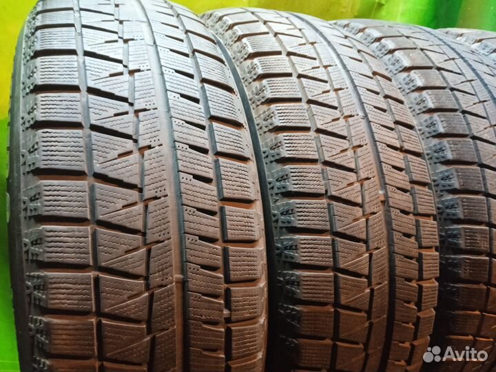 Bridgestone Blizzak Revo GZ 215/65 R16