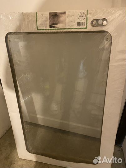 Стеклянная стеновая панель