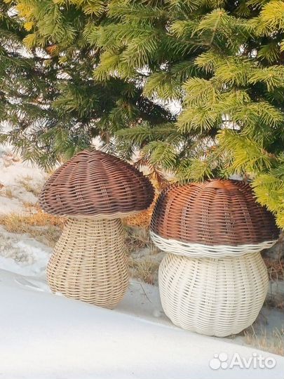 Плетёный гриб из ротанга