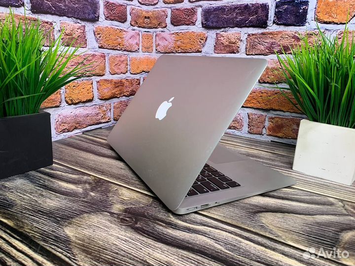 Apple MacBook Air 13 8gb/SSD/120gb/Monterey