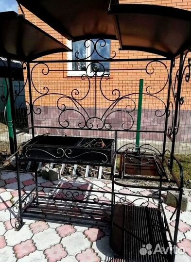 Мангал с крышей