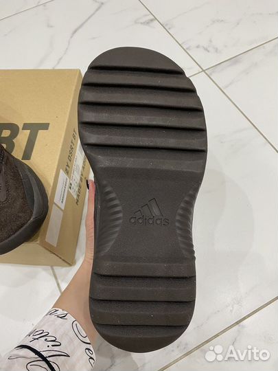 Yzy dsrt BT adidas