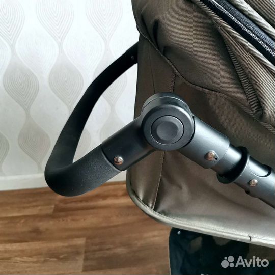 Удобная прогулочная коляска britax smile 2, хаки