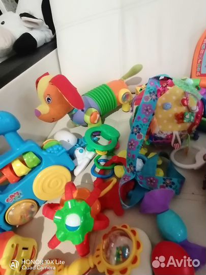 Большой пакет игрушек,хороших