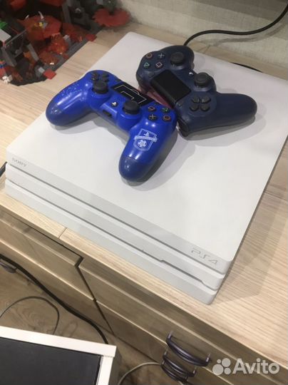 Sony PS4 pro 1tb белая