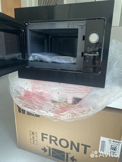 Микроволновая печь Bosch BFL523MB3