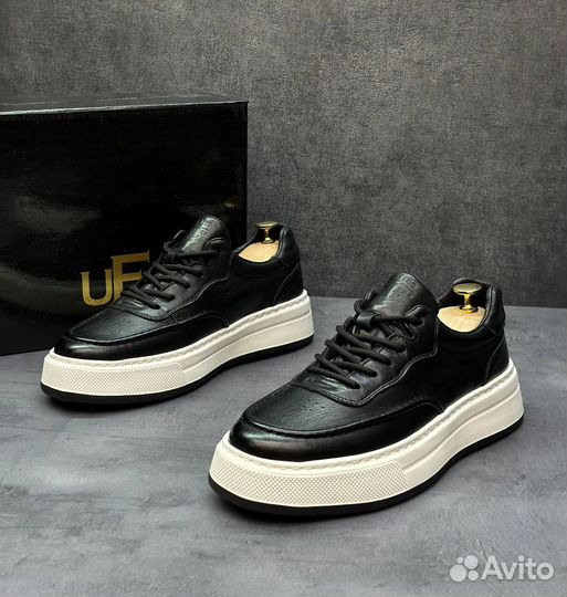 Кроссовки мужские кожаные классические