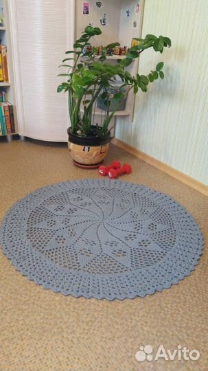 Ковер вязанный ручной работы