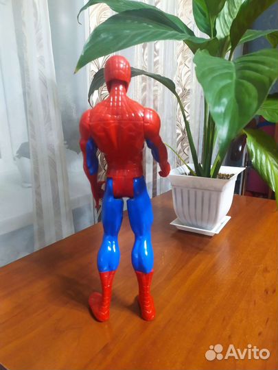 Человек паук фигурка