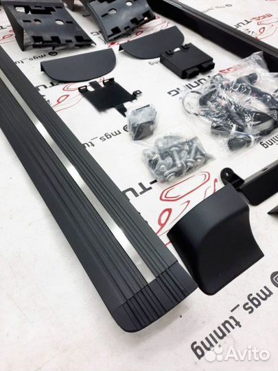 Выдвижные пороги на Range Rover 2017+