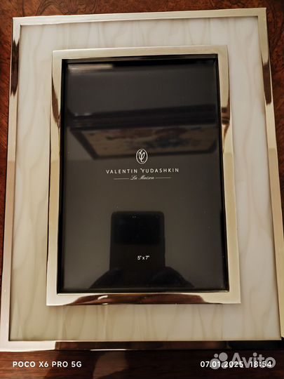 Рамка для фото от Валентина Юдашкина