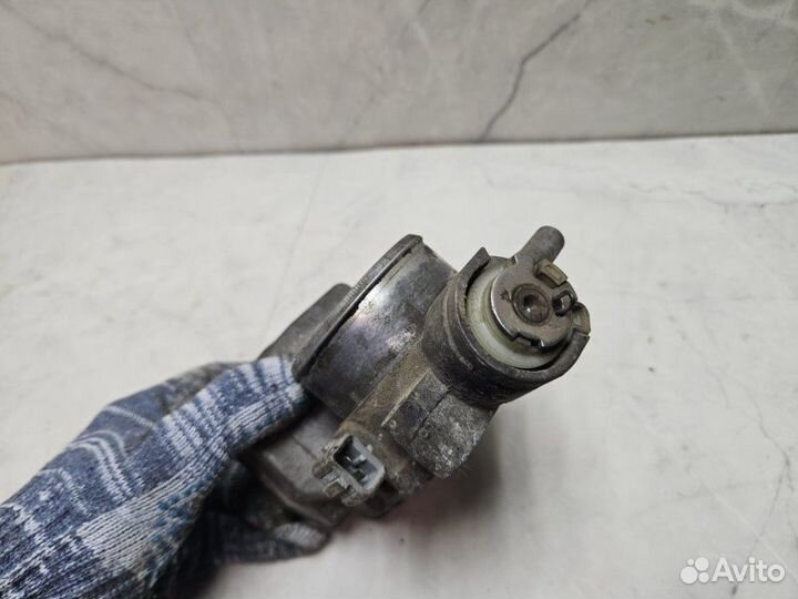 Дроссельная заслонка Peugeot 307 универсал 2.0 PSA