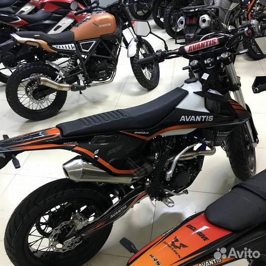 Мотоцикл Avantis A7 NEW Motard dohc (NC250/182MM)