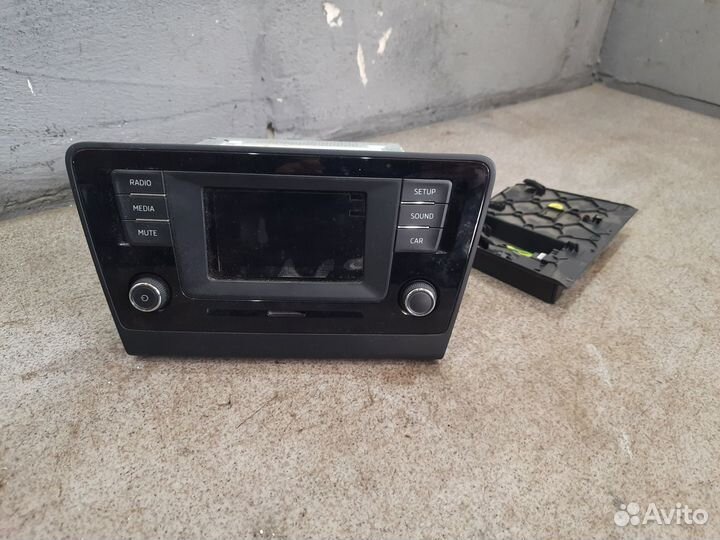 Swing магнитола для Skoda Rapid 2015 оригинал