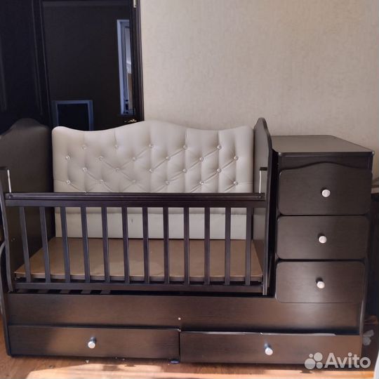 Детская кроватка