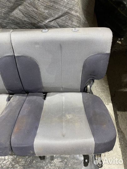 Заднее сиденье Daihatsu YRV