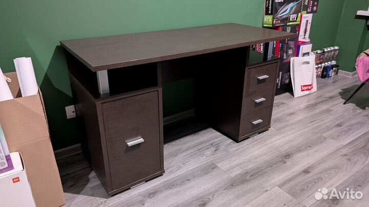 Компьютерный стол