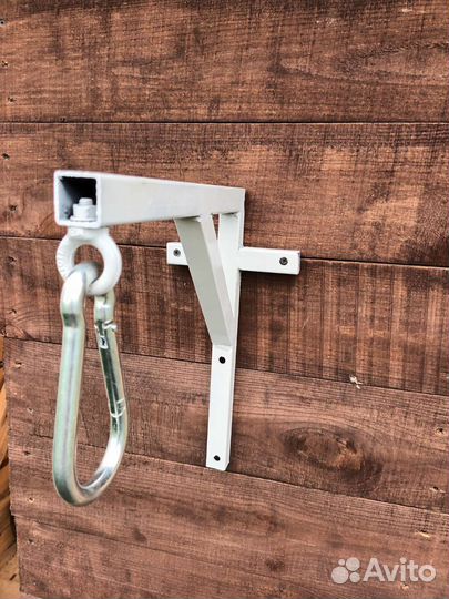 Кронштейн для крепления боксерского мешка