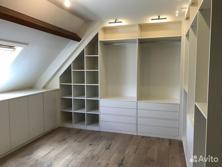 Шкаф на мансарде