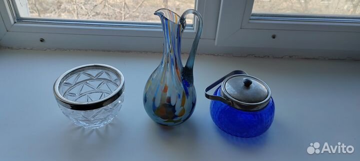 Сахарница, кувшин, разные вазы(цветное стекло)