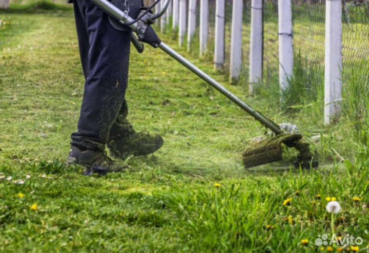 Покос травы триммером