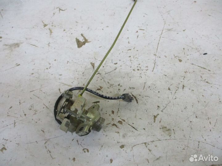 Электрозамок крышки багажника Тойота Королла E-150