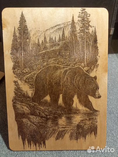 Медведь картина на дереве
