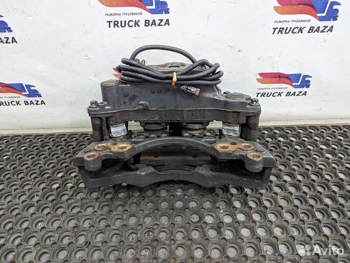 7421487684 Суппорт передний левый