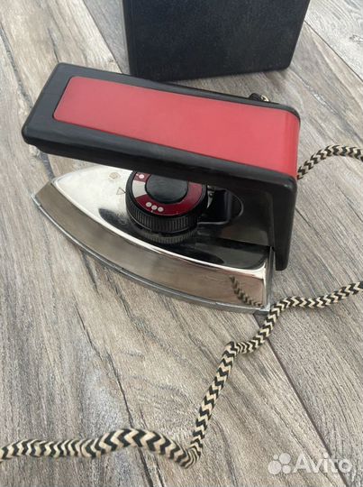 Утюг дорожный