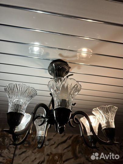 Люстра зик с хрустальными плафонами