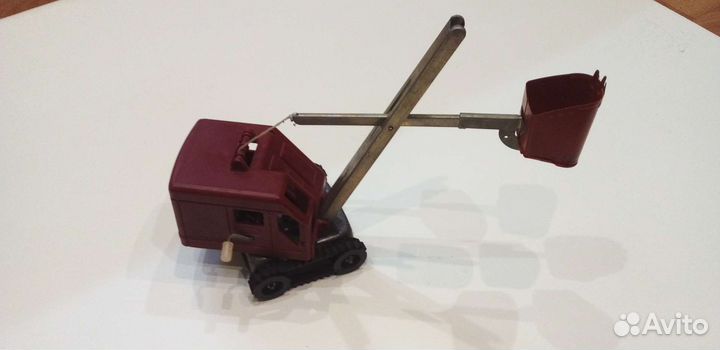 Игрушка экскаватор СССР