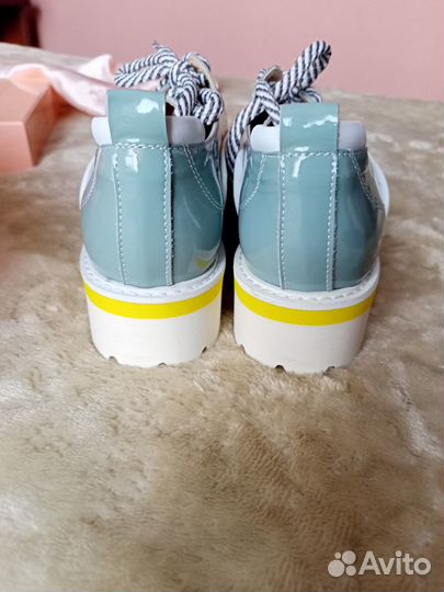 Кожаные новые туфли