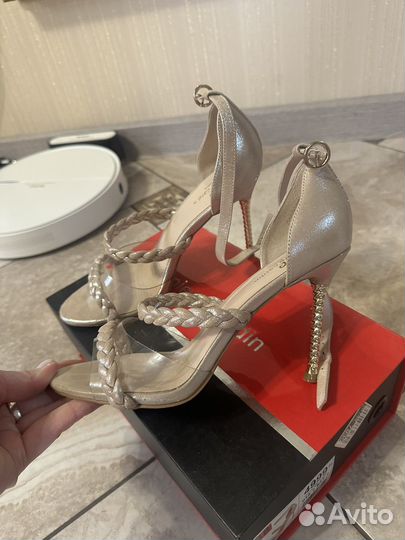 Босоножки женские 38 размер