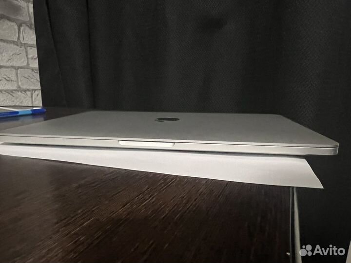 Macbook pro 13 2020 i5 16gb 512