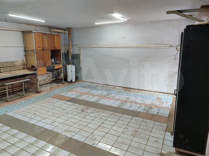 Гараж, > 30 м²