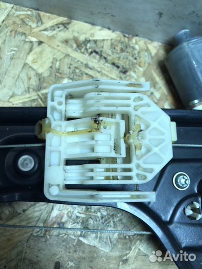 Стеклоподъемник передний левый Bmw 3-Series E90