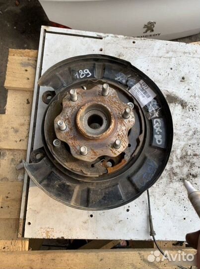 Кулак задний правый Infiniti Qx80