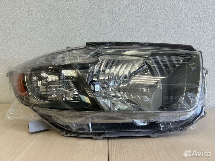 Фары для Toyota Highlander 8113048470 8117048460