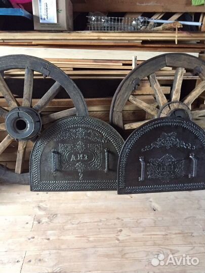 Колеса дубовые старые