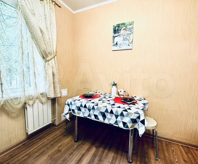 2-к. квартира, 54 м², 1/5 эт.
