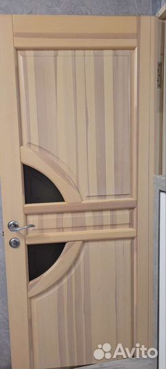 Дверь из массива