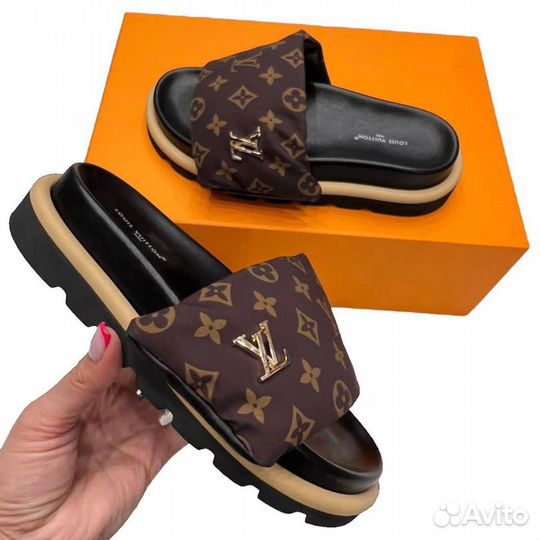 Шлепанцы Louis Vuitton